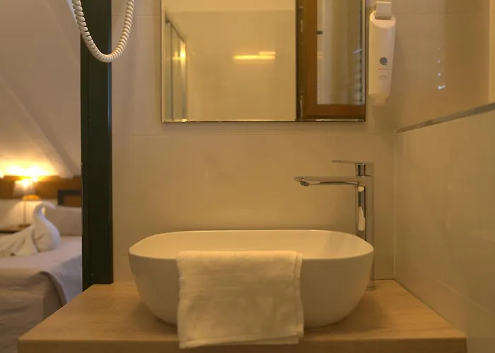 Diana Hotel 3*
