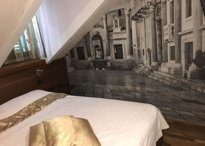 Hotel Diana