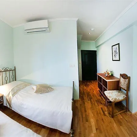 Diana Hotel 3*